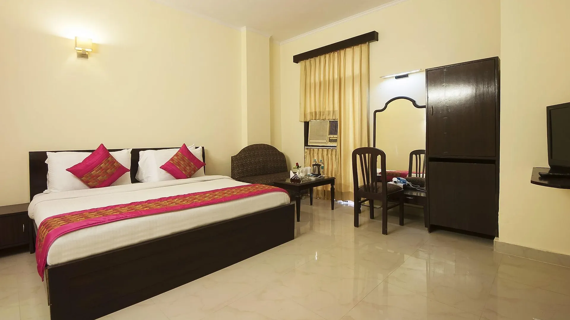 Fabhotel Delhi Darbar Near Karol Bagh Market Hotel Deli