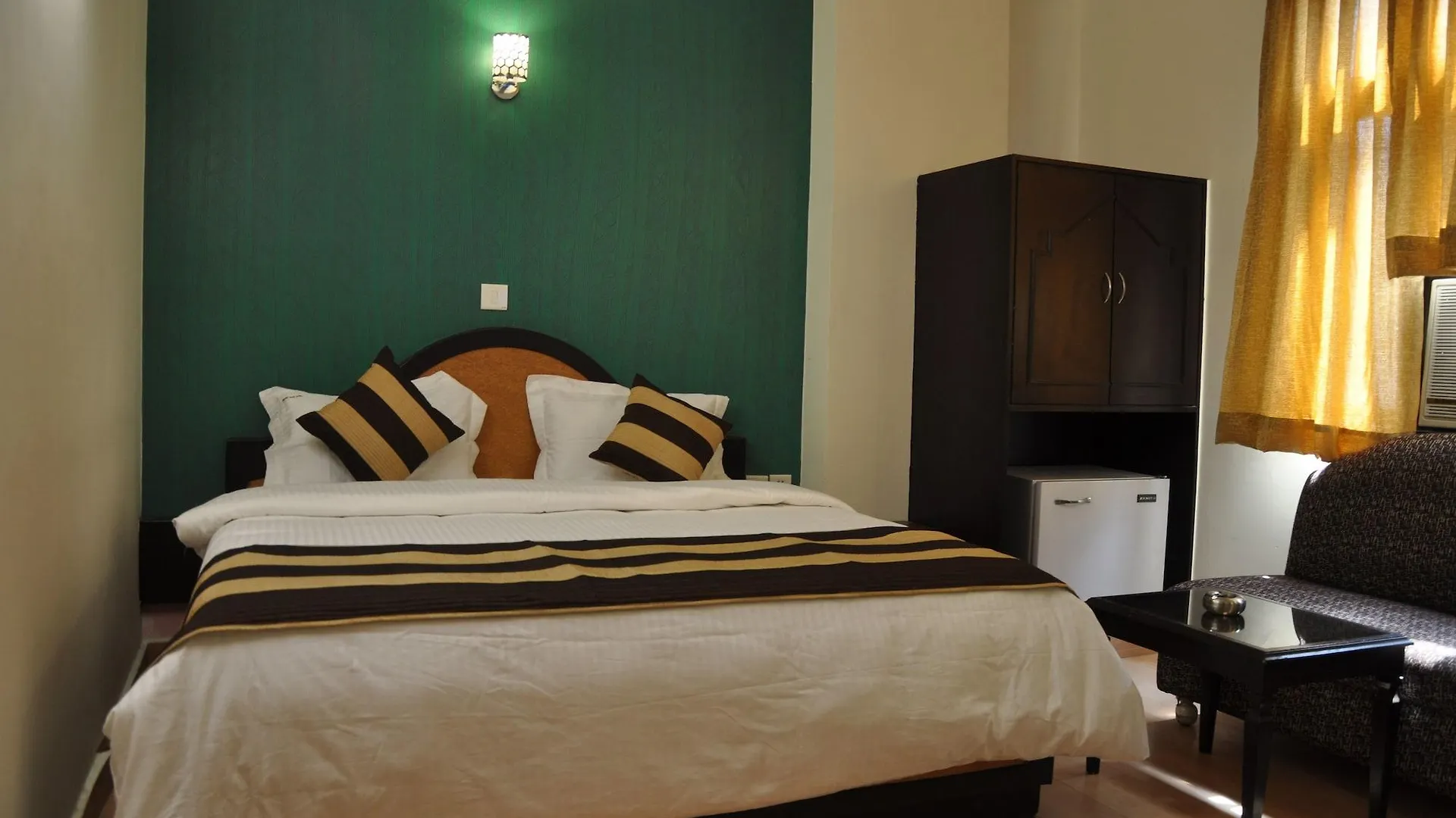 Hotel Fabhotel Delhi Darbar Near Karol Bagh Market