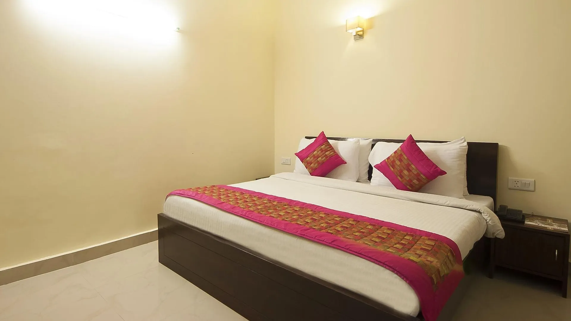 *** Hotel Fabhotel Delhi Darbar Near Karol Bagh Market Índia