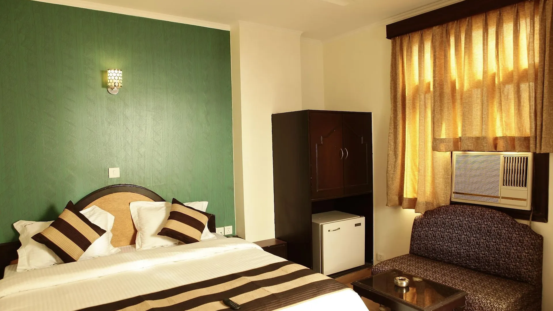 Fabhotel Delhi Darbar Near Karol Bagh Market