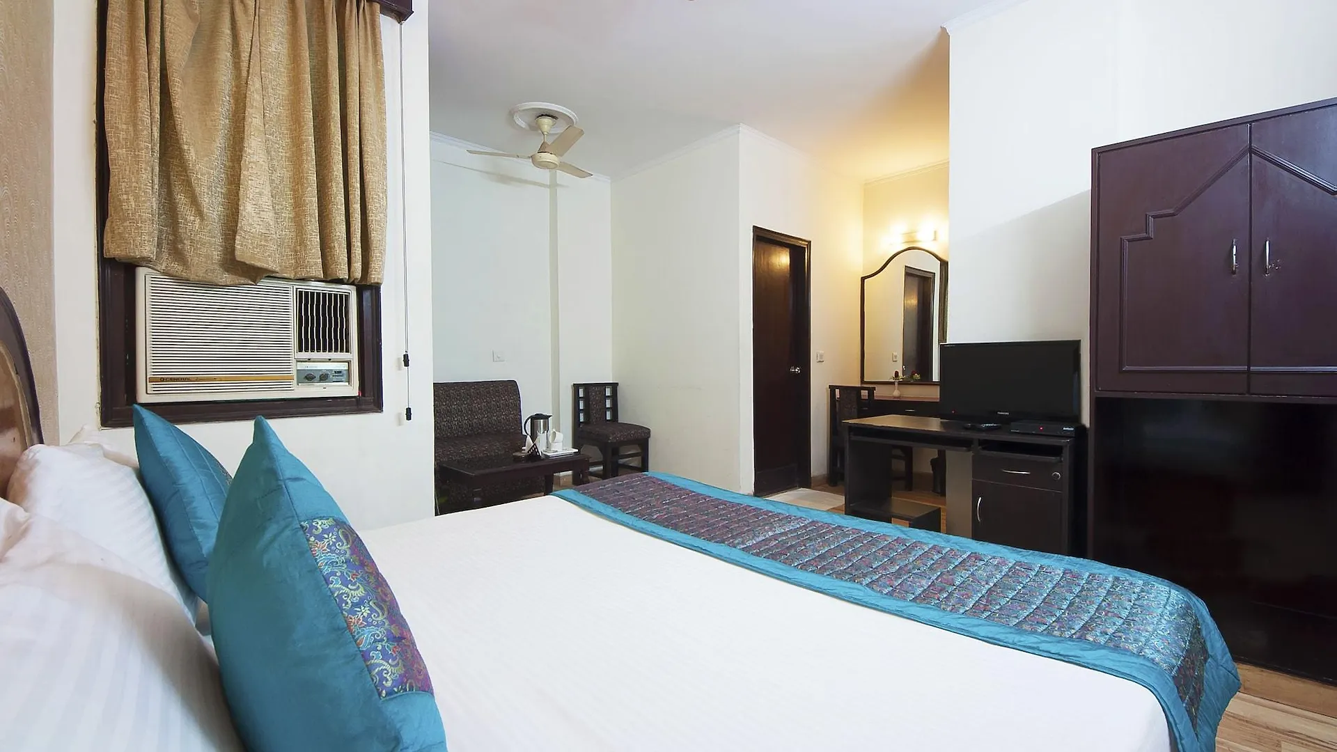 OYO 22154 Hotel Delhi Darbar