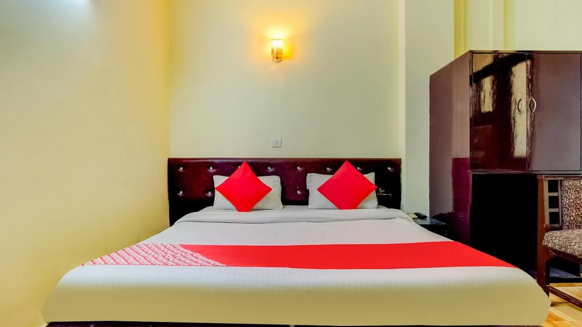 Fabhotel Delhi Darbar Near Karol Bagh Market Hotel