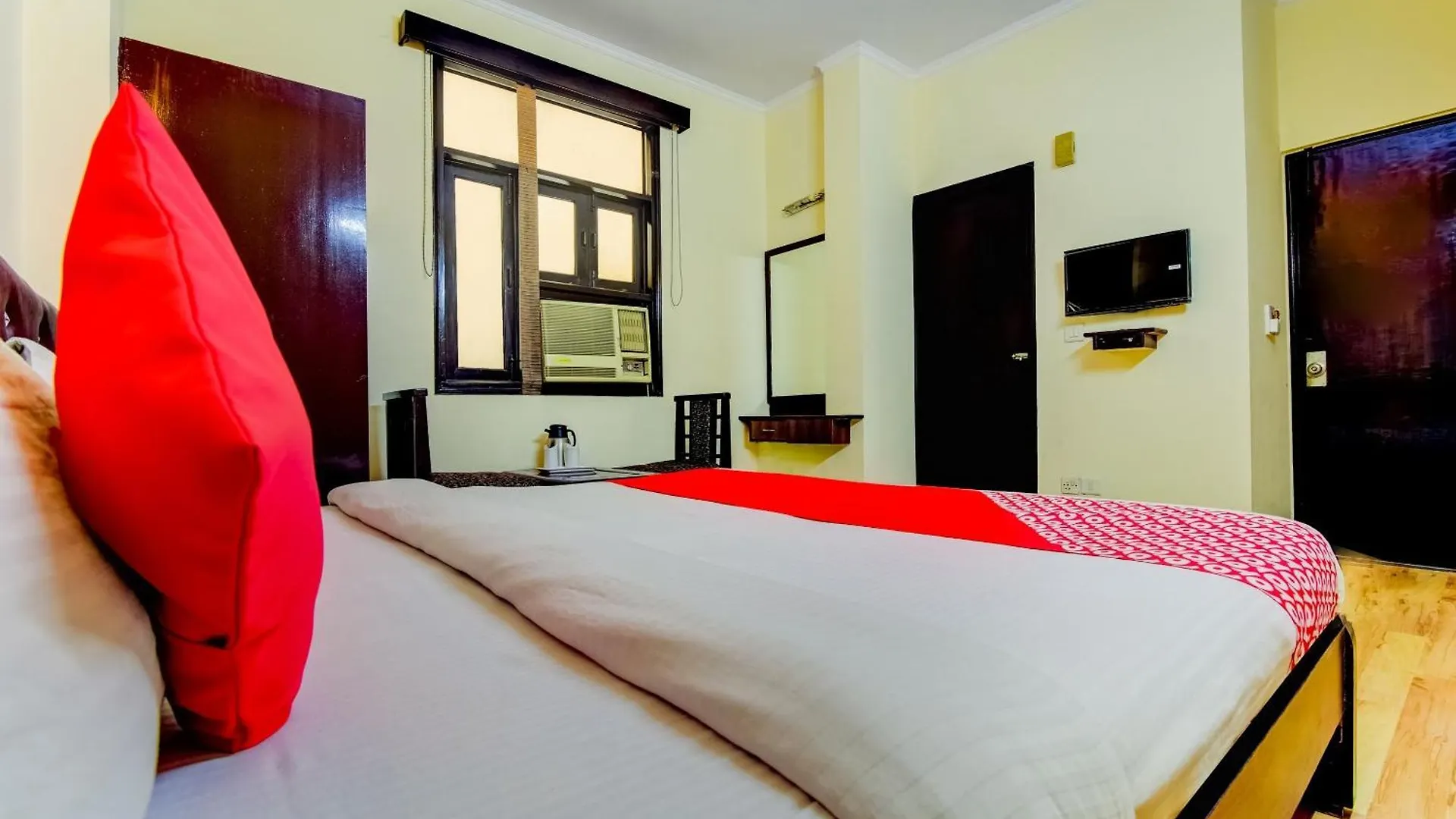 Hotel Fabhotel Delhi Darbar Near Karol Bagh Market