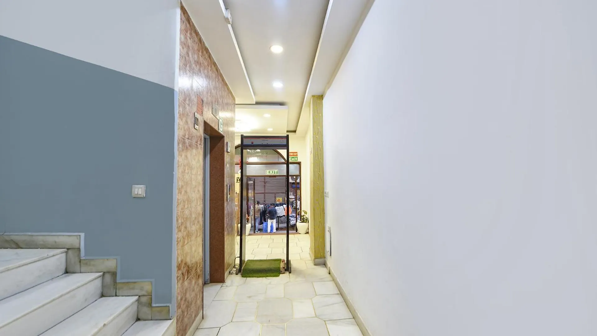 OYO 22154 Hotel Delhi Darbar