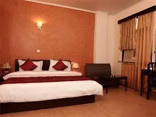 ***  OYO 22154 Hotel Delhi Darbar India